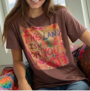 NATURAL LIFE Brown Tee with Colorful Graphic Sz XXL